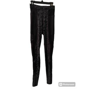 LULULEMON JUST BREATHE PANT/TIGHT IN ANIMAL SWIRL BLACK SZ 2 EXCELLENT CLEAN!